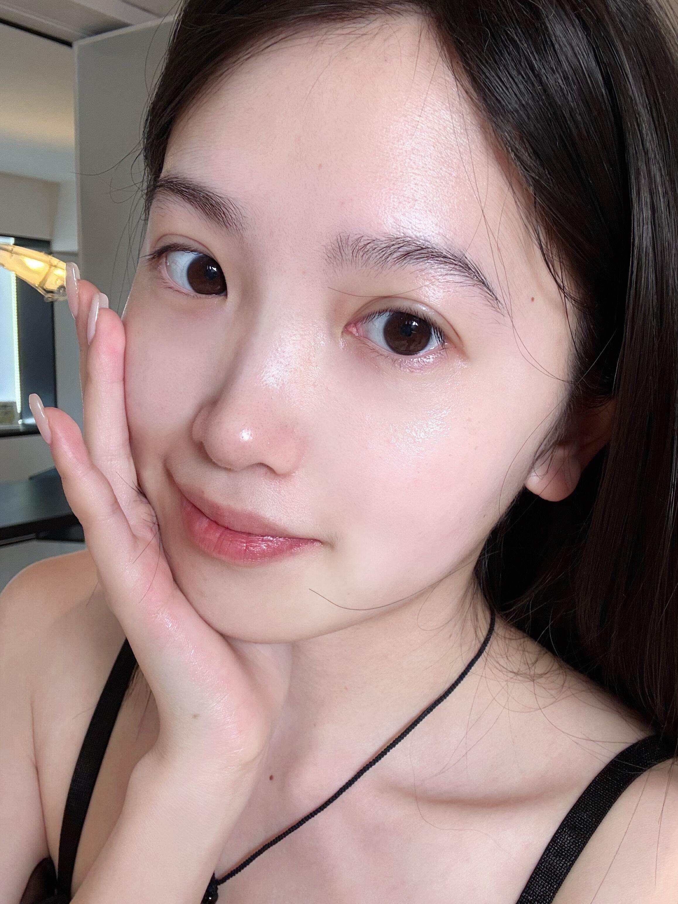 熬夜党救星！丝芙菲抗皱精华加乘保湿补水功效深层滋养救回垮脸